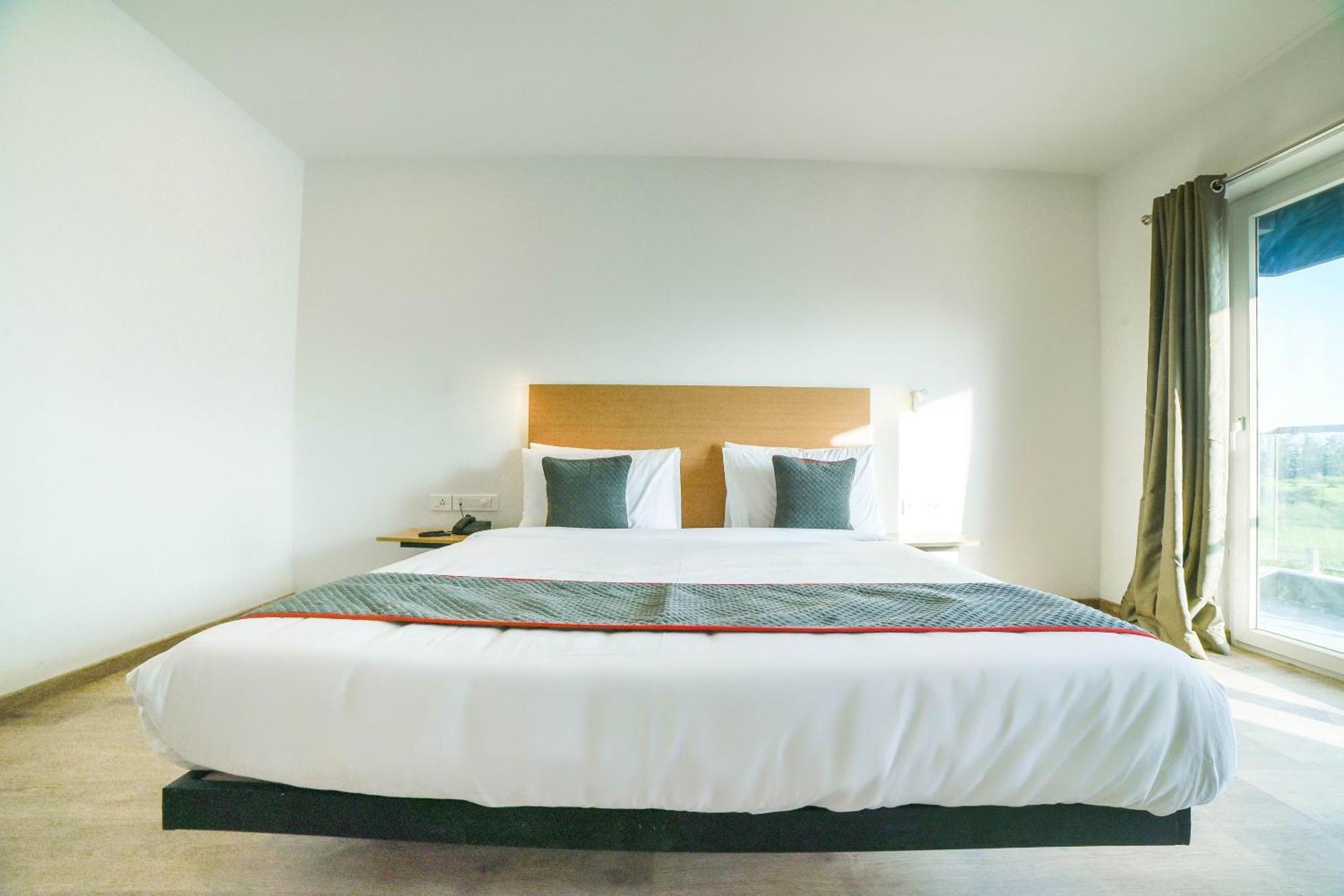 OYO Townhouse 211 Laguna Ecr Chennai Luaran gambar
