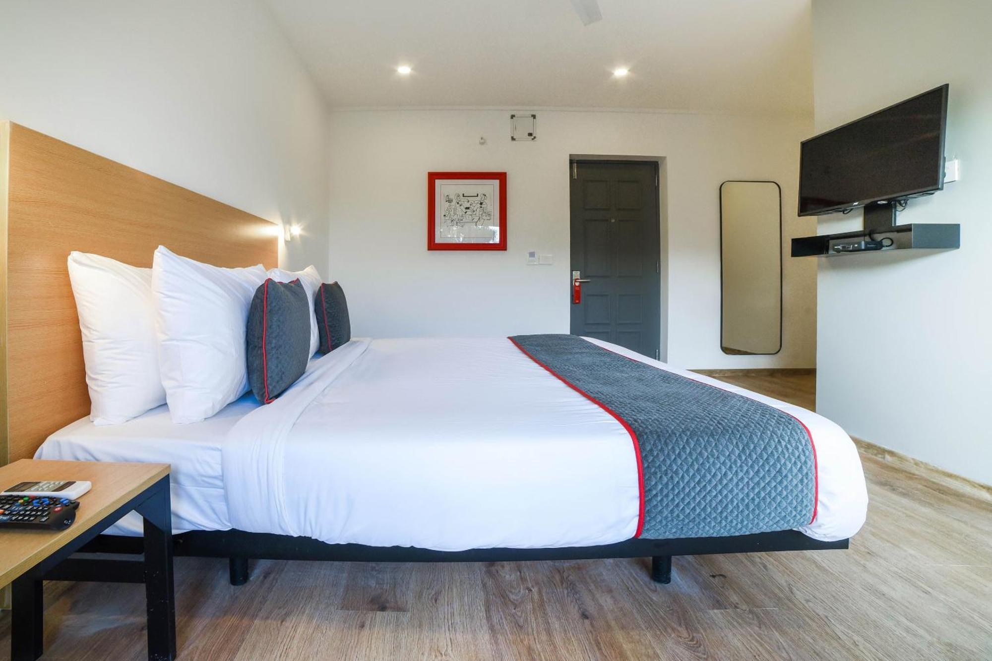 OYO Townhouse 211 Laguna Ecr Chennai Luaran gambar
