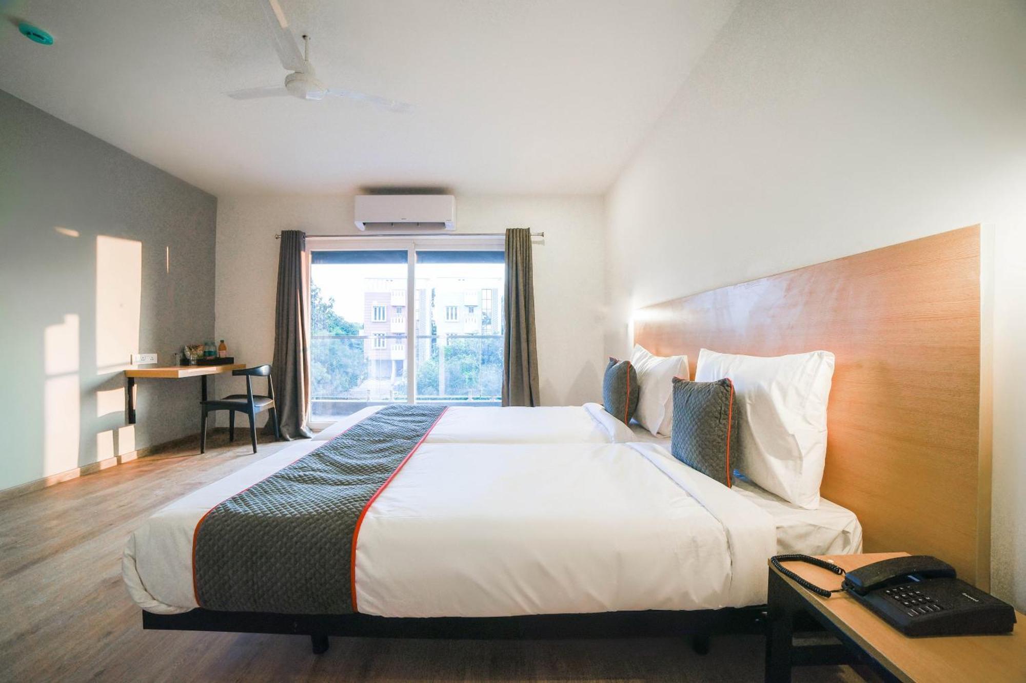 OYO Townhouse 211 Laguna Ecr Chennai Luaran gambar