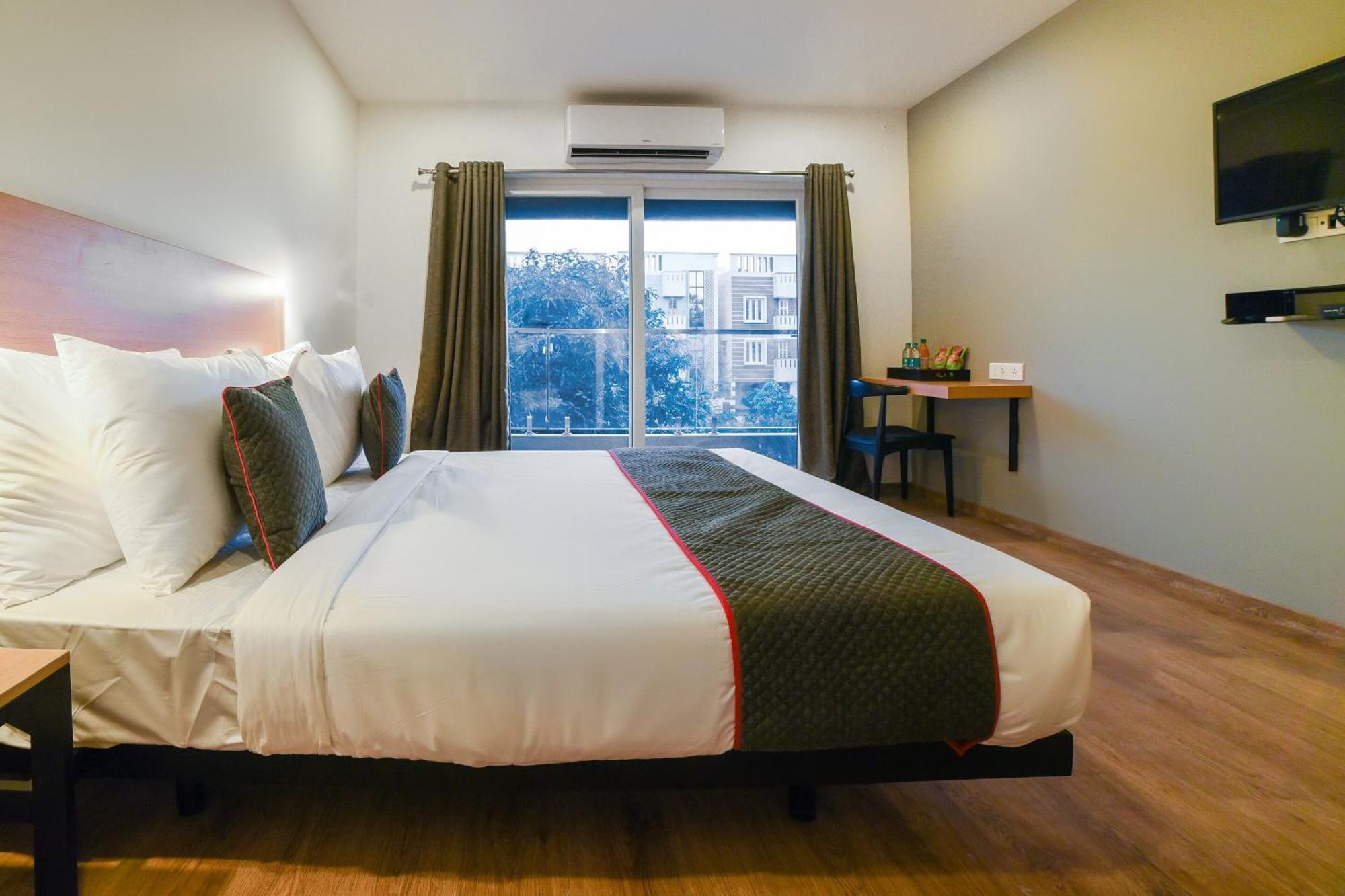 OYO Townhouse 211 Laguna Ecr Chennai Luaran gambar